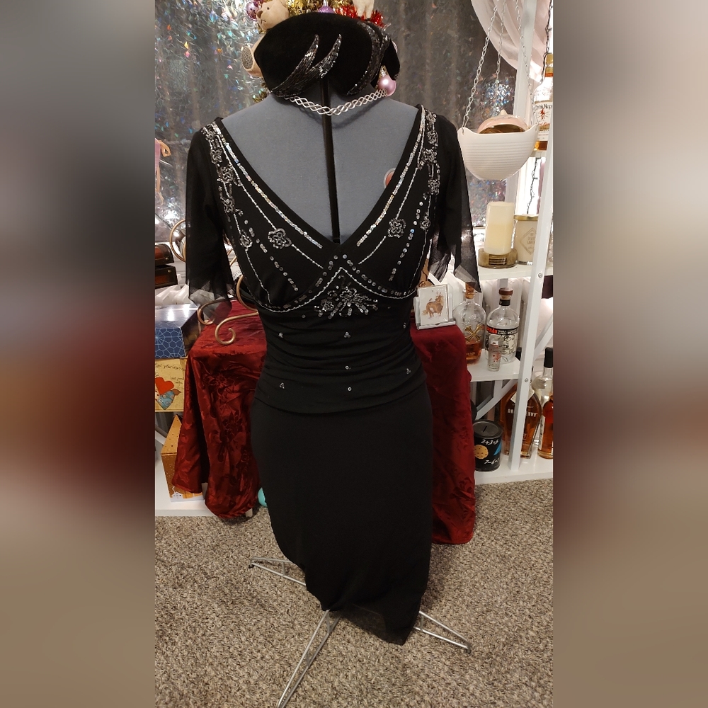 Black Oasis Flapper Silver Beaded Dress